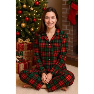Christmas Plaid Fleece PJ Set Size M  PJ’S & Presents Warm Holiday Sleepwear #W